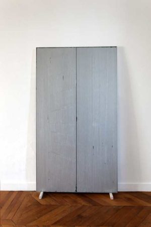 Zone, 2010, peinture grise, impacts sur polystyrène